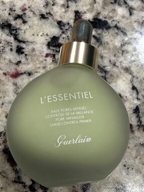 Guerlain L’Essentiel Pore Smoothing Primer